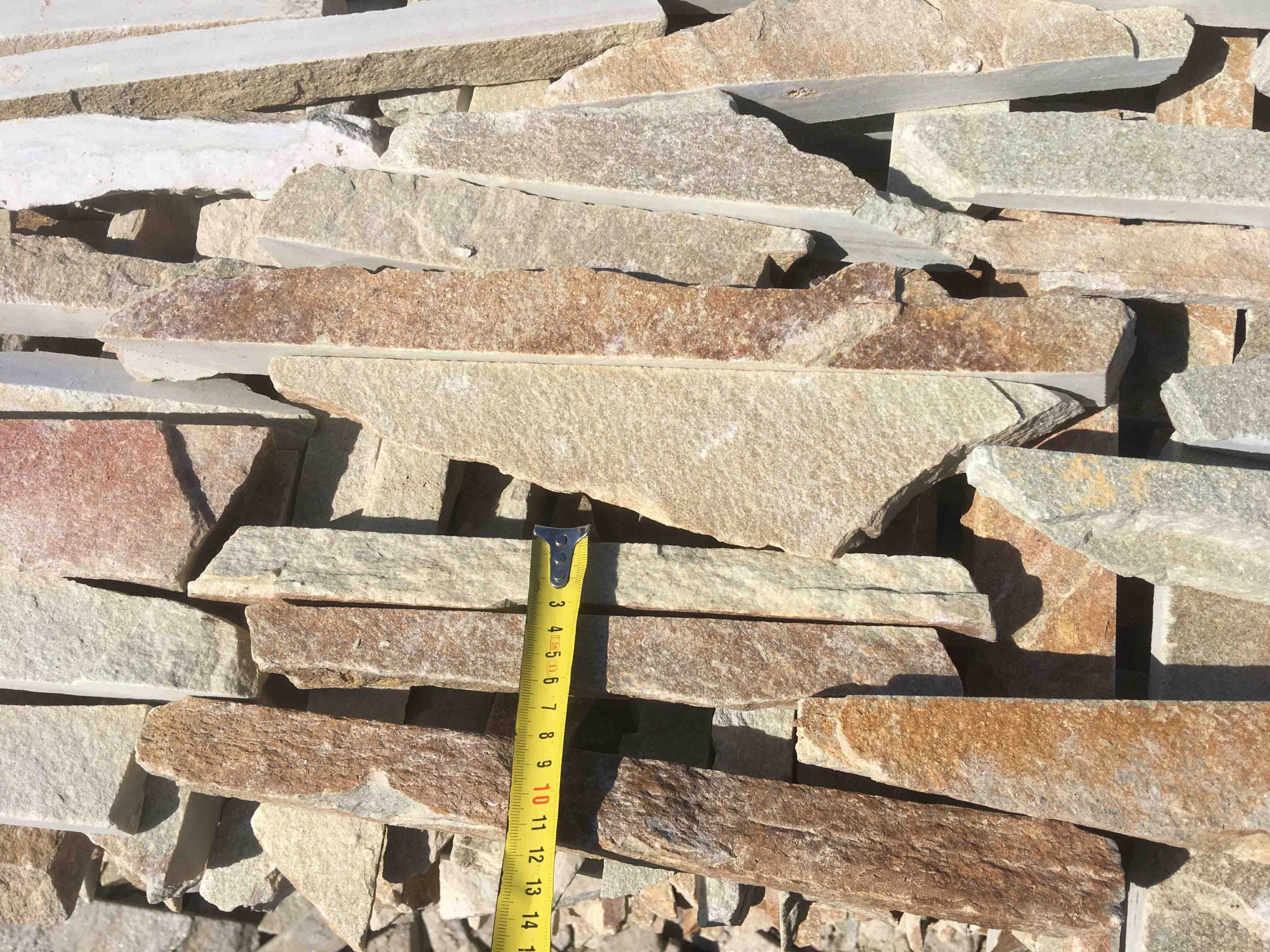 Горбушка златолит золотистый для облицовки купить в Кирове