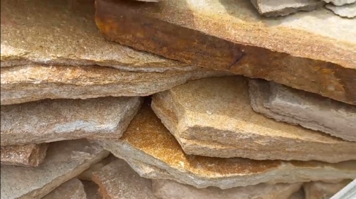 Плитняк златолит жёлтый золотистый для отмостки купить в Кирове