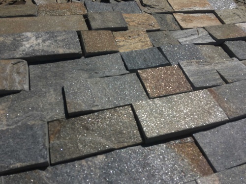 Плитка пилёная златолит Уральский для цоколя, отмостки купить в Кирове