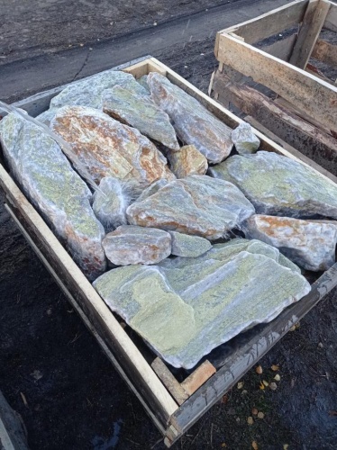 Златолит жёлтый, жёлто-зелёный глыбки и валуны для ланшафтного дизайна купить в Кирове