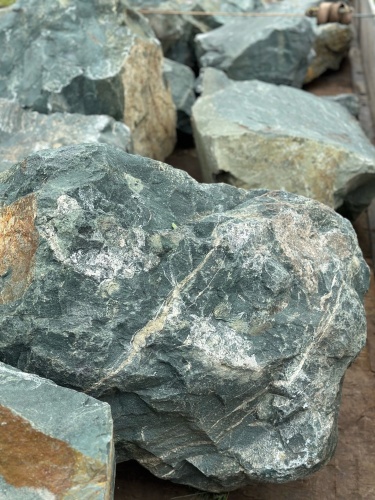 Камни для ландшафтного дизайна зелёные 10-60 килограмм купить в Кирове