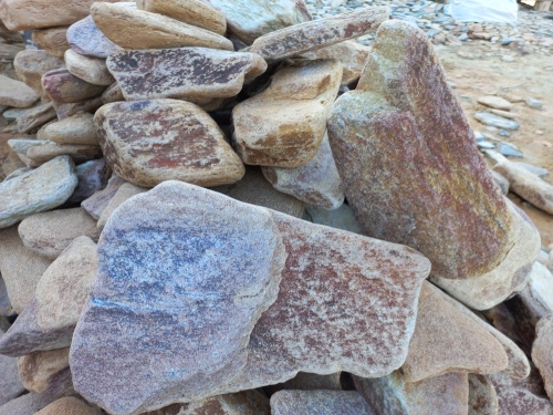 Златолит жёлтый, жёлто-зелёный глыбки и валуны для ланшафтного дизайна купить в Кирове