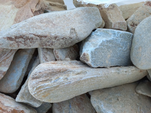 Златолит жёлтый, жёлто-зелёный глыбки и валуны для ланшафтного дизайна купить в Кирове