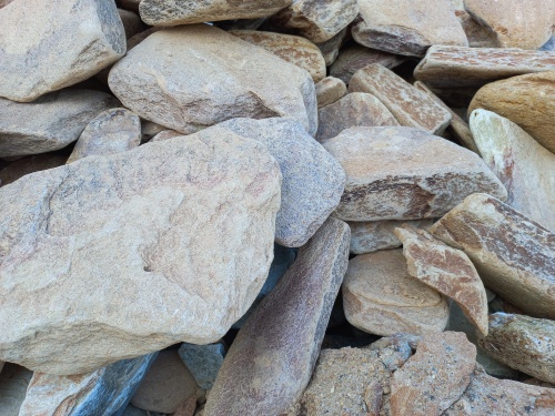 Златолит жёлтый, жёлто-зелёный глыбки и валуны для ланшафтного дизайна купить в Кирове