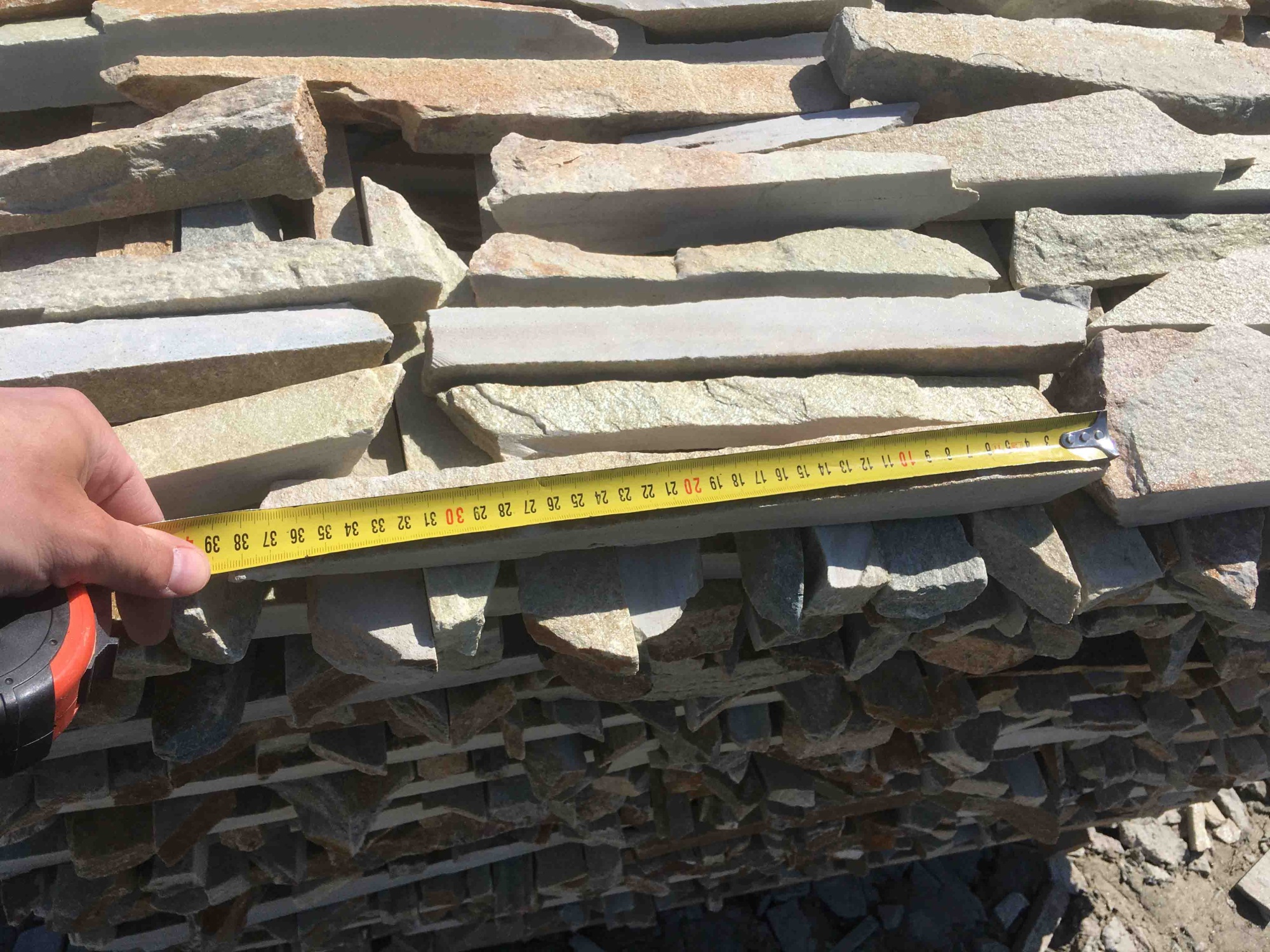 Горбушка златолит золотистый для облицовки купить в Кирове