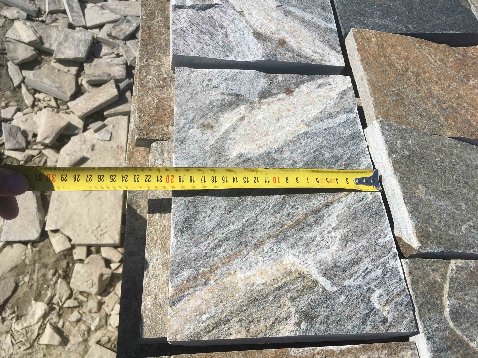 Плитка пилёная златолит Уральский для цоколя, отмостки купить в Кирове