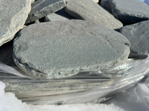 Плитняк златолит зелёный галтованный для мощения на бетон купить в Кирове